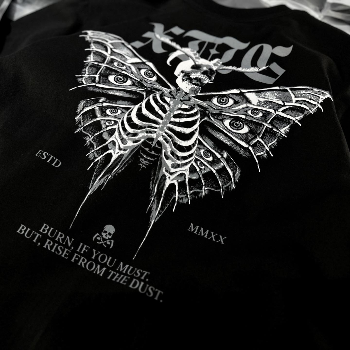 XTIG® ORIGINALS - "SKULLMOTH" - Unisex | Men | Women (OVERSIZED)