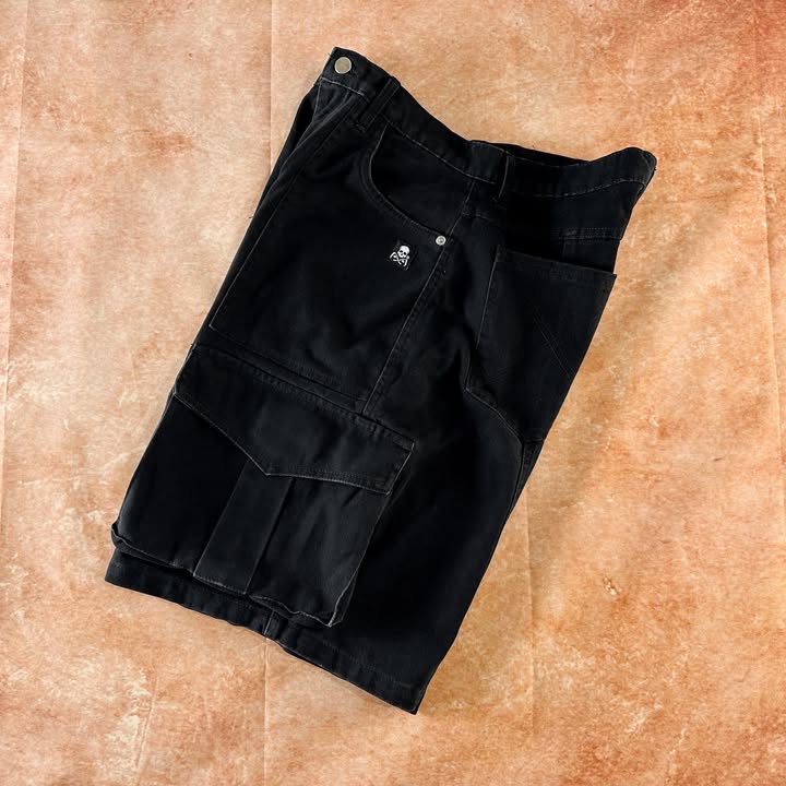NOIR | WIDE CARGO SHORT | STONE WASH BLACK