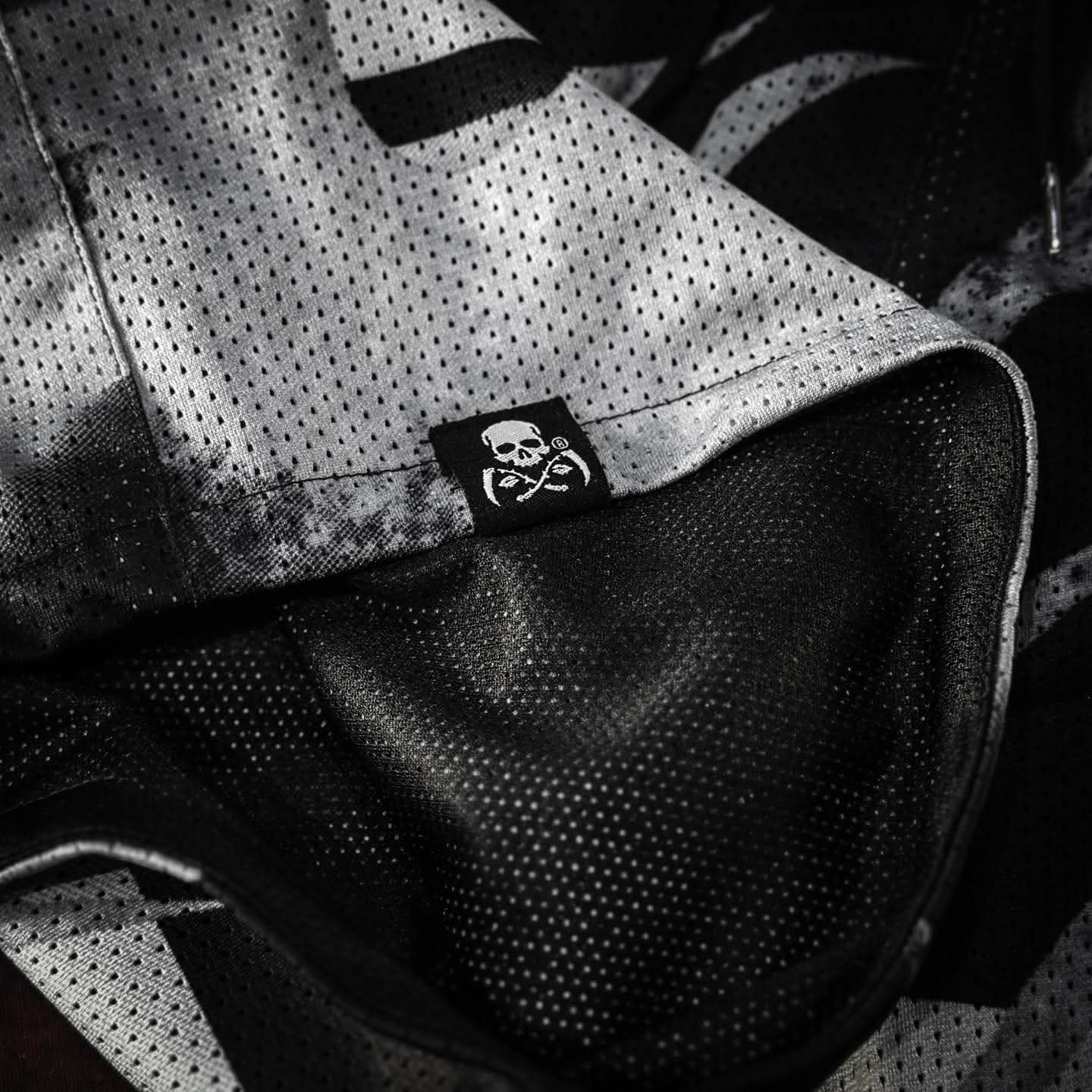 XTIG® ORIGINALS - "BLAZE | MESH SHORT" - Unisex | Men | Women (ABOVE THE KNEE)