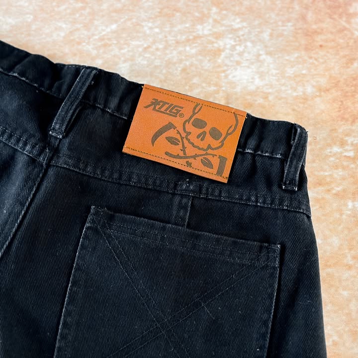 NOIR | WIDE CARGO SHORT | STONE WASH BLACK
